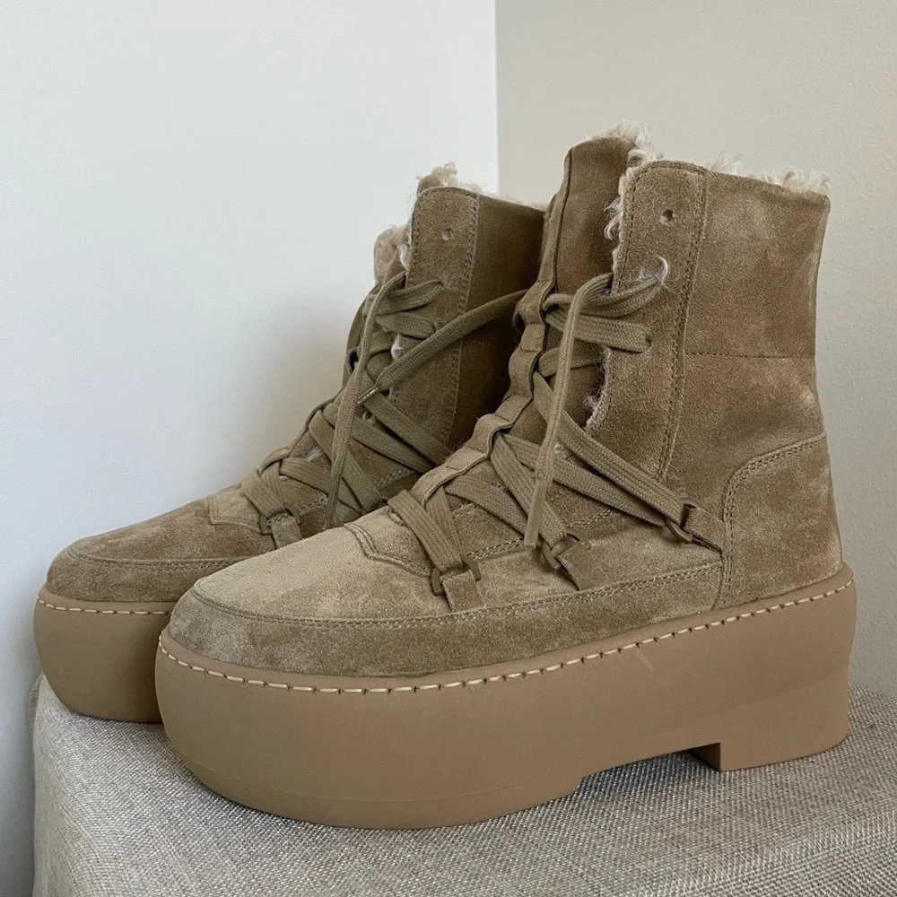 New GIA BORGHINI LACE UP CHUNKY SOLE BOOTIE - size 6 - Picture 1 of 4